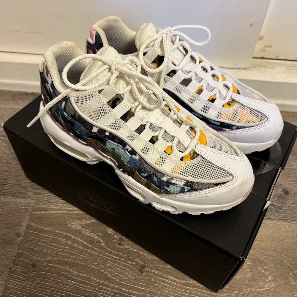Nike ERDL Party Air Max 95 size 5.5Y/7W multicolor camo print 3M reflective heel